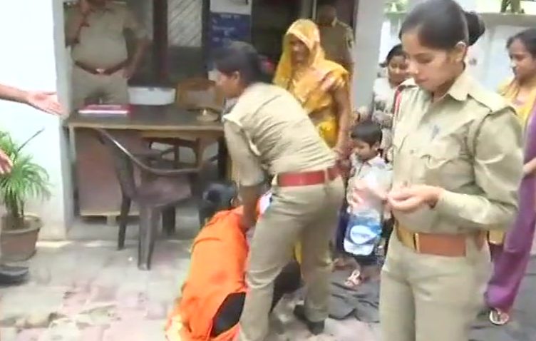 विधायक पर रेप का आरोप लगाने वाली युवती के पिता की जेल में संदिग्ध मौत