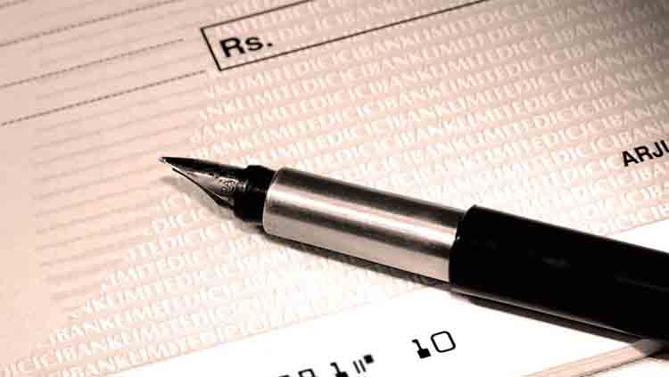 खाते में भले ही करोडो हों जमा, लेकिन बैंक डूबा तो आपको मिलेंगे सिर्फ इतने पैसे
