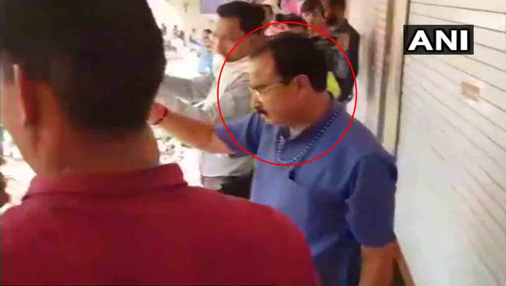 भारत बंद के दौरान जबरन दुकाने बंद कराते कैमरे में कैद हुए बीजेपी विधायक