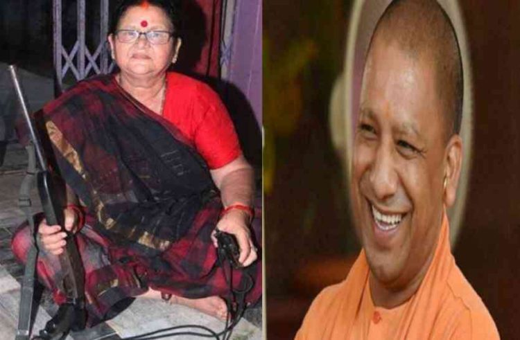 सड़क के धसने के मामले में अपनी ही पार्टी के खिलाफ धरने पर बैठीं बीजेपी की मेयर