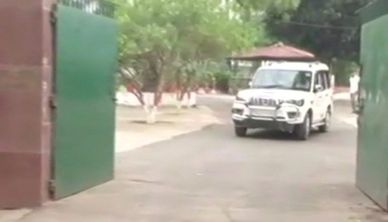 पटना: राबड़ी देवी के आवास पर सीबीआई छापे