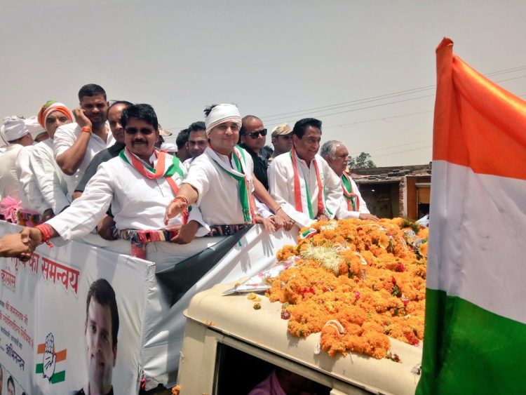 लाइव: भोपाल में कमलनाथ का मेगा रोड शो, कांग्रेस के दिग्गज दिखे एकजुट