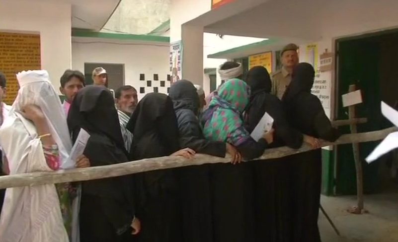 चुनाव आयोग ने कहा ‘सभी के पड़ेंगे वोट, चाहे रात के 12 बजे तक करनी पड़े पोलिंग’