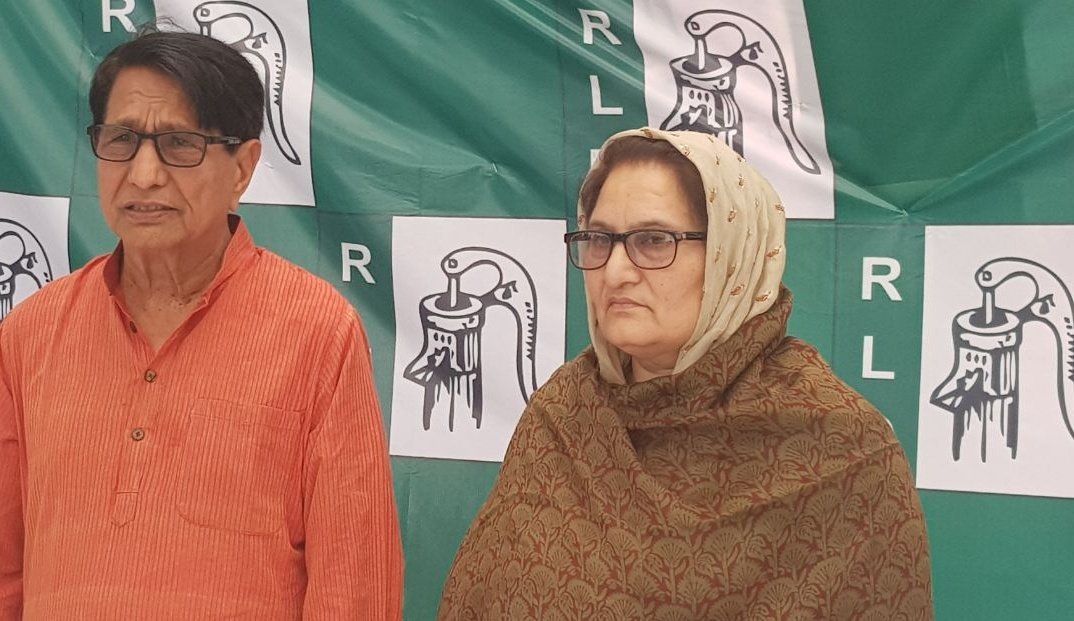 कैराना में बीजेपी की मुश्किलें बढ़ीं, विपक्ष के उम्मीदवार के पक्ष में बैठे कंवर हसन