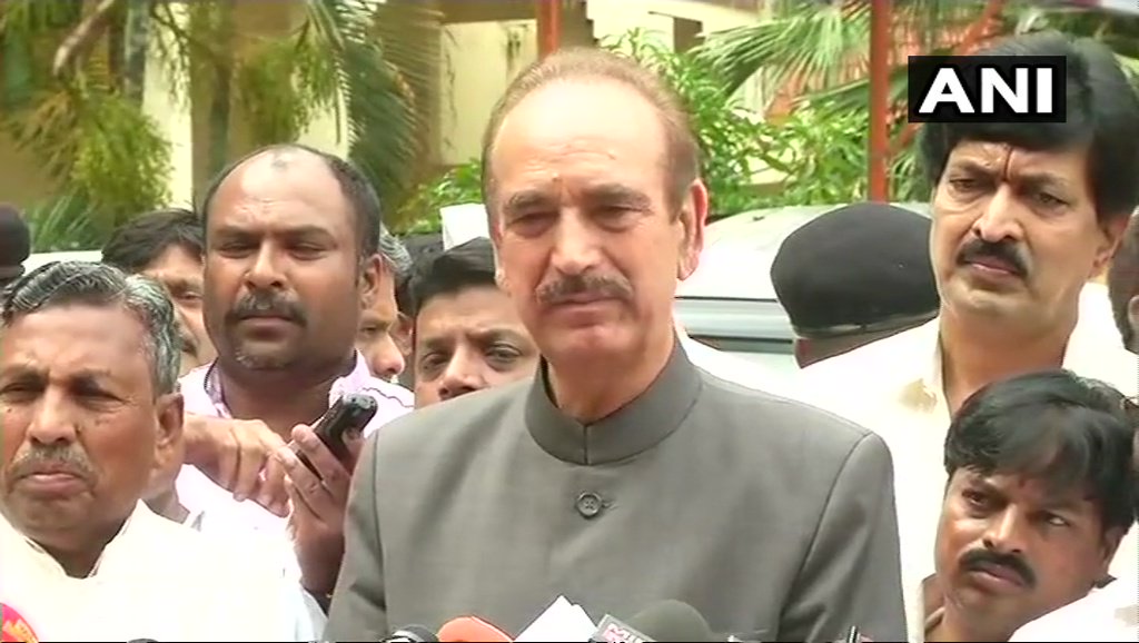 हॉर्स ट्रेडिंग की आशंका से कांग्रेस अलर्ट, आज 5 बजे राज्यपाल से मिलेंगे कांग्रेस जेडीएस