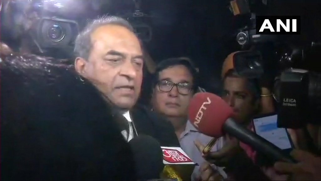 लाइव: संसद के बाहर यूथ कांग्रेस का प्रदर्शन, सुप्रीमकोर्ट पहुंचे वकील, जजों का इंतजार