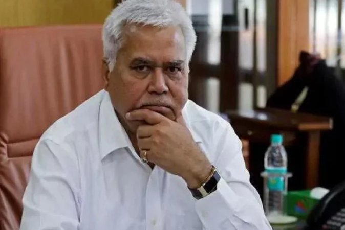 TRAI चेयरमैन ने दी थी आधार डेटा लीक करने की चुनौती, यूजर ने चंद मिंनटो में दे दी जानकारी