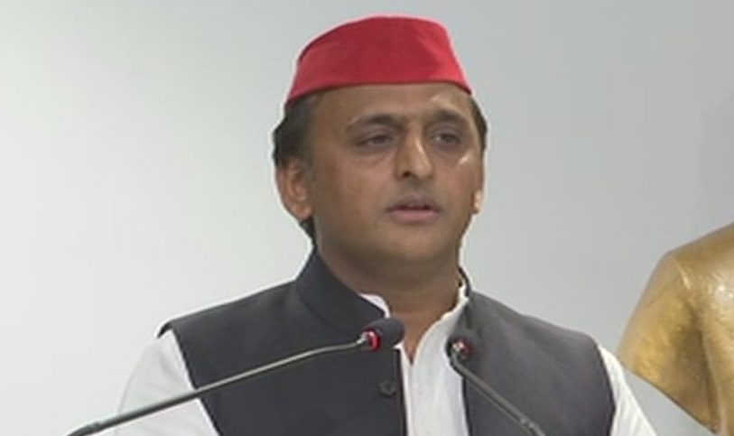 अखिलेश बोले – समाजवादियों की देन है ‘पूर्वांचल एक्सप्रेस वे’, पीएम को धोखा दे रहे सीएम