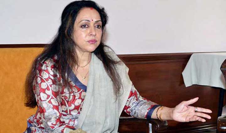 जब चाहें यूपी की सीएम बन सकती हैं हेमा मालिनी लेकिन ……..