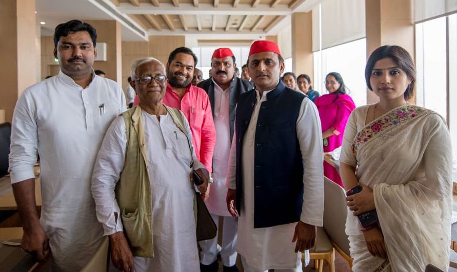 सपा की राष्ट्रीय कार्यकारिणी की बैठक: सीट बंटवारे पर अखिलेश करेंगे फैसला, वैलेट से हों चुनाव