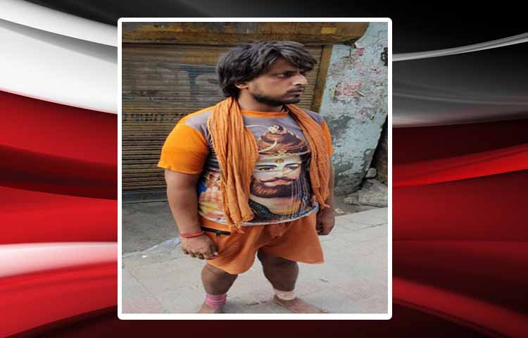 आस्था के नाम पर गुंडागर्दी: कार से तोड़फोड़ के मामले में एक कावड़िया गिरफ्तार