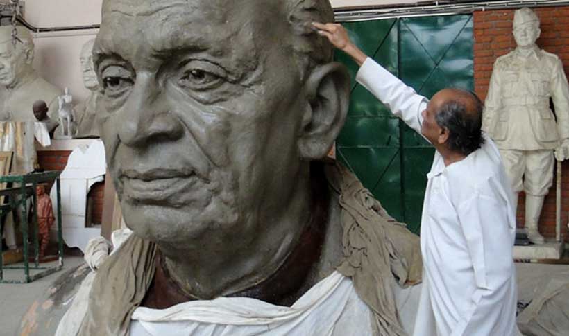 सरदार पटेल की प्रतिमा निर्माण में लग रहा सरकारी तेल कंपनियों का पैसा, कैग ने उठाये सवाल