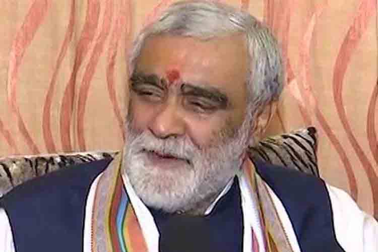 सीएए का विरोध: पटना में केंद्रीय मंत्री पर फेंकी गई स्याही, दिखाए गए काले झंडे