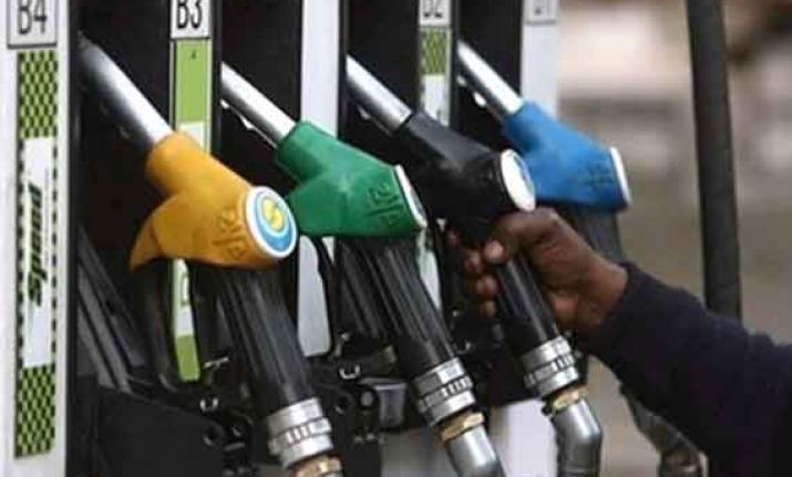 कच्चा तेल पानी से भी सस्ता, कीमतें कम करने की जगह सरकार ने बढ़ाई एक्साइज ड्यूटी