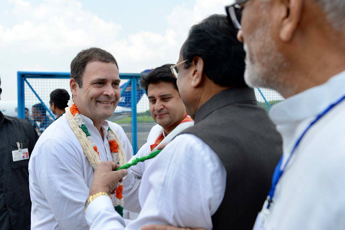 लाइव: मिशन मध्य प्रदेश पर भोपाल पहुंचे राहुल, रोड शो शुरू, सडको पर भारी भीड़