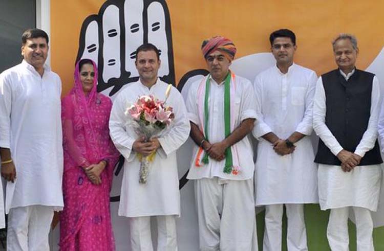 बीजेपी को बड़ा झटका, कांग्रेस में शामिल हुआ जसवंत सिंह का परिवार