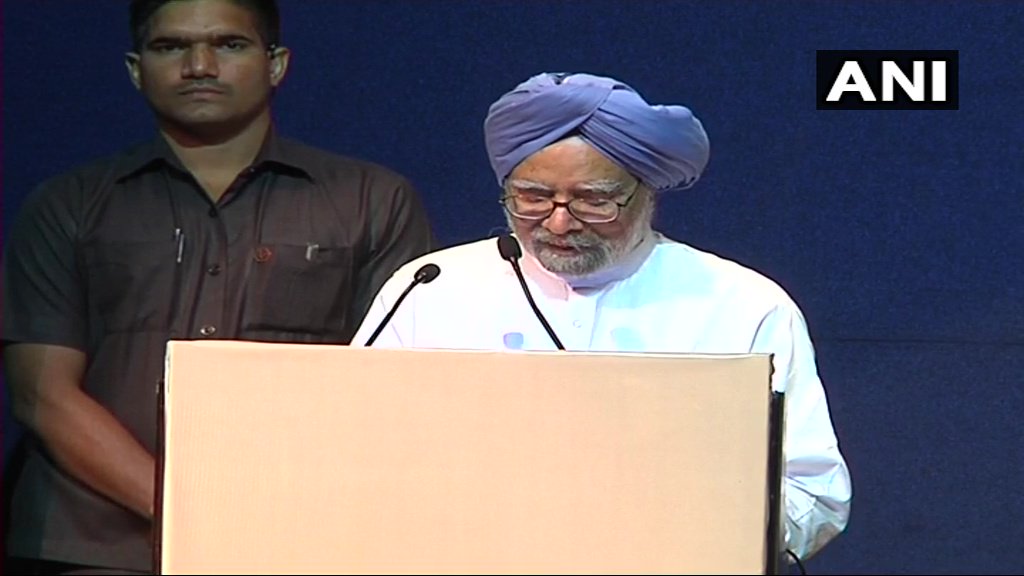 मतदाताओं की उम्मीदों पर खरे नहीं उतरे मोदी: मनमोहन सिंह