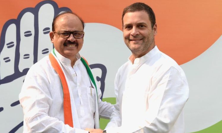 19 साल बाद तारिक अनवर की घर वापसी, राहुल गांधी की मौजूदगी में थामा हाथ