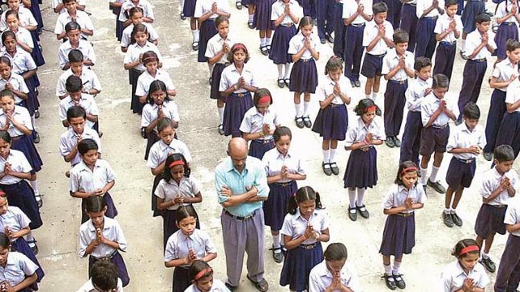नगर निगम स्कूलों में गायत्री मंत्र किया जा रहा अनिवार्य, अल्पसंख्यक आयोग ने दिया नोटिस