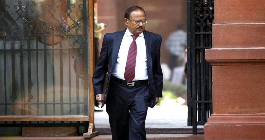 सीबीआई के डीआईजी ने कहा “अजित डोभाल ने नहीं होने दी थी अस्थाना के यहाँ छापेमारी”