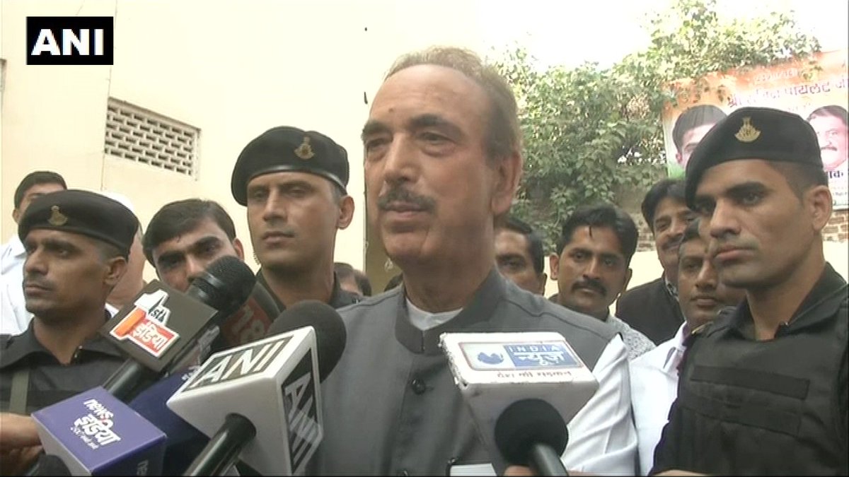 गुलामनबी आज़ाद ने स्वीकारा, जम्मू कश्मीर में सरकार बनाने के लिए चल रही बातचीत