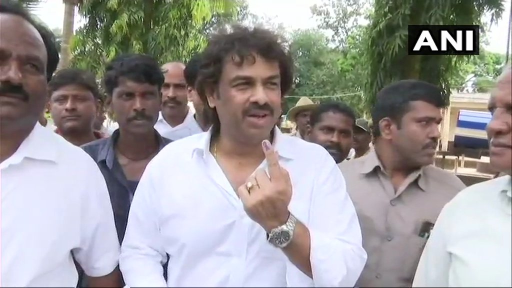 कर्नाटक: लोकसभा की 3 और विधानसभा की 2 सीटों पर मतदान जारी