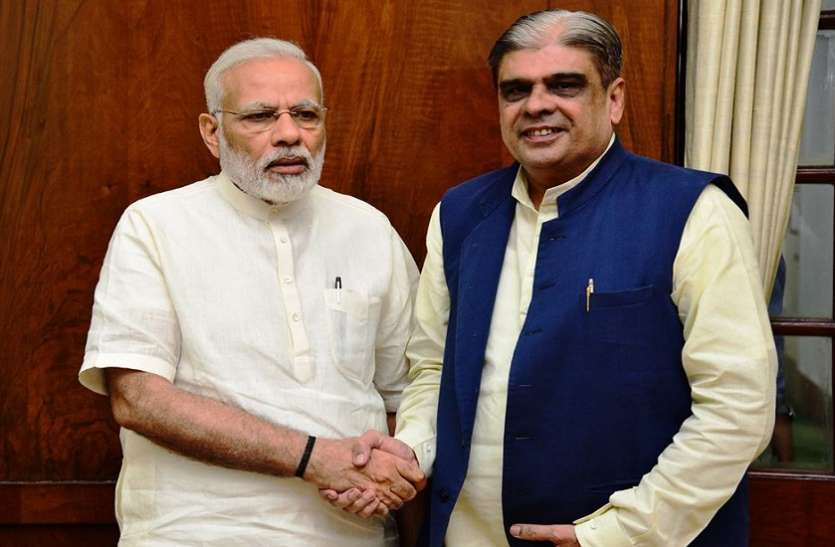 सीबीआई: करोडो रुपये की घूंसखोरी में सामने आया पीएम मोदी के करीबी मंत्री का नाम