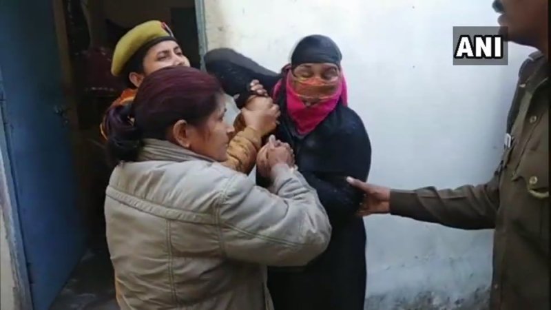 महिला द्वारा एसएसपी ऑफिस में आत्मदाह का प्रयास