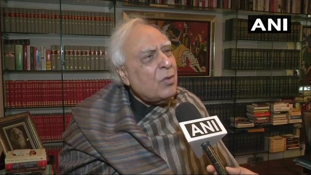 अगस्ता वेस्टलैंड: सिब्बल बोले ‘पीएम के निर्देश पर कोर्ट में सरकारी वकील कर रहा है राजनीति’