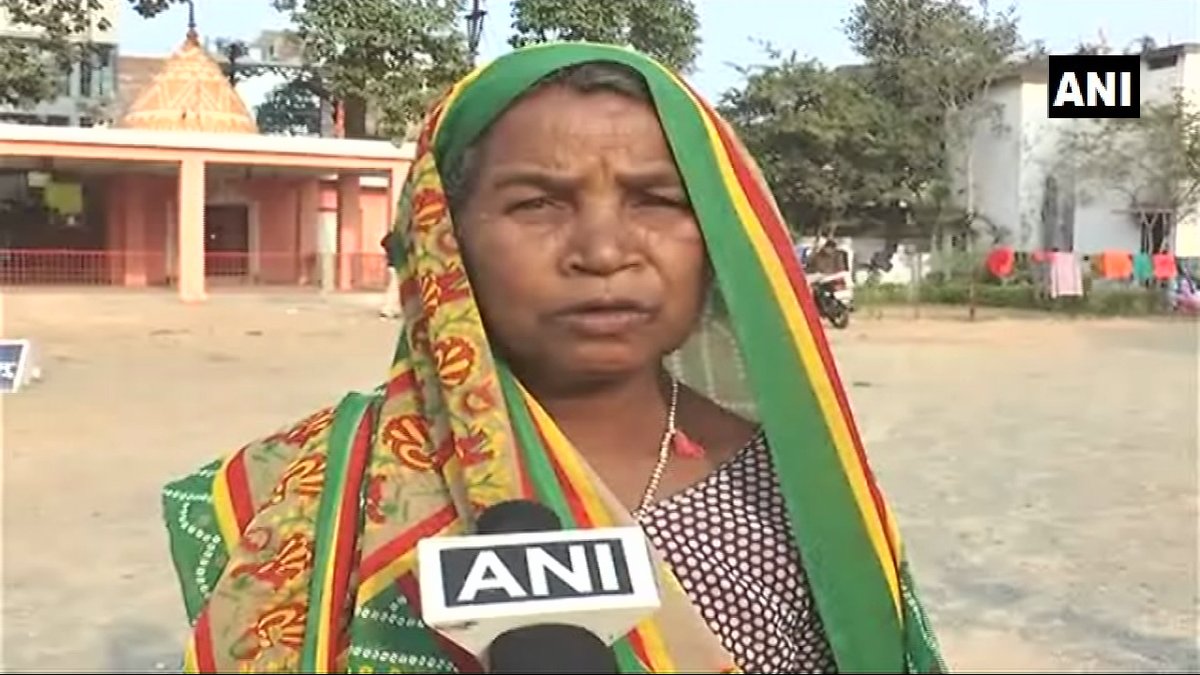 प्रधानमंत्री आवास योजना में महिला को मिला घर हुआ चोरी