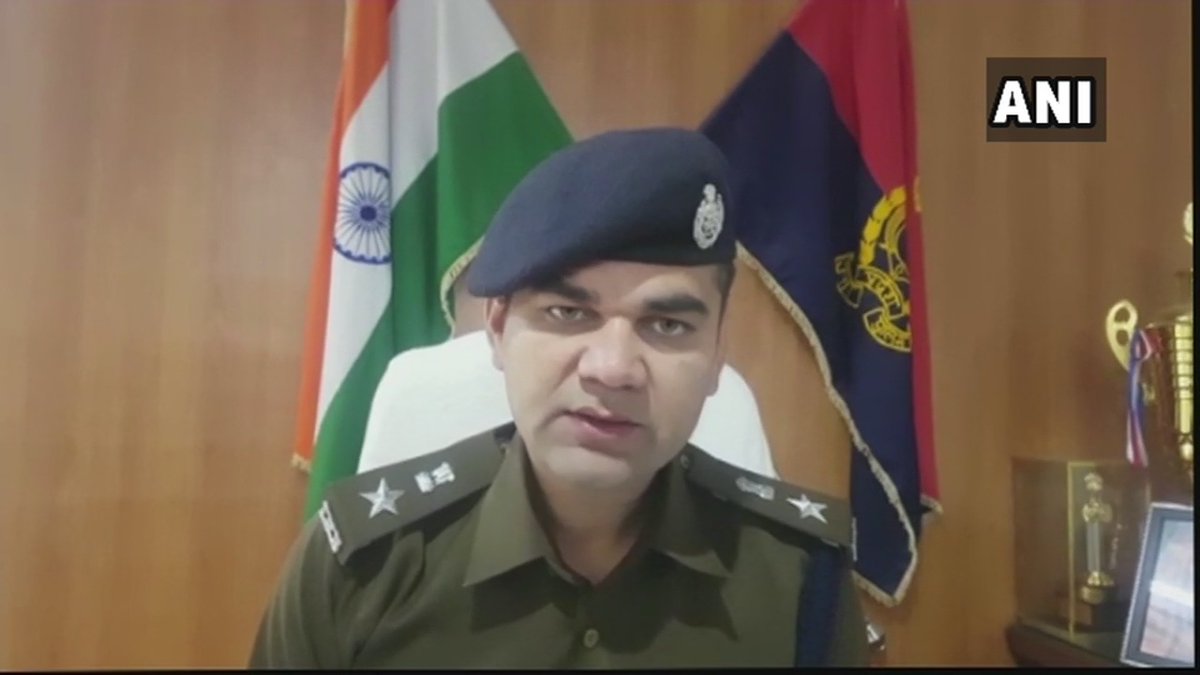 यूपी: पुलिस ने जारी किया आदेश, नोएडा में खुले में नमाज पढ़ने पर रोक