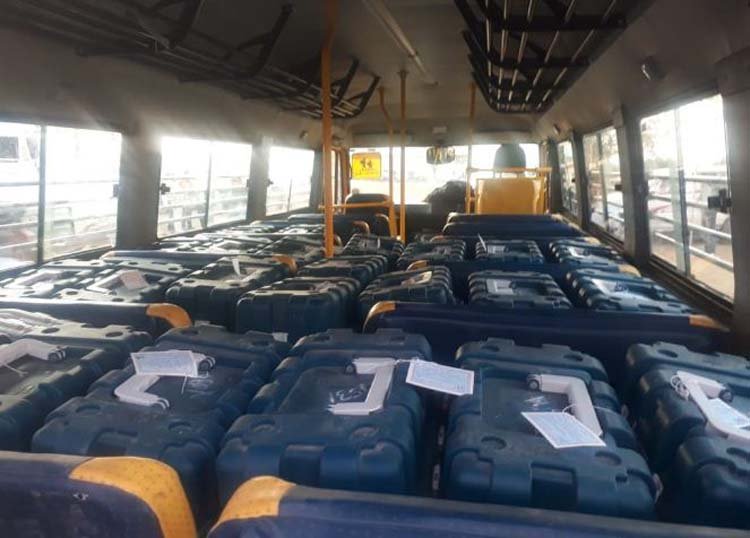 म.प्र: मतदान के 48 घंटे बाद बिना नंबर की गाड़ी में भरकर लायी गयीं ईवीएम पर उठे सवाल