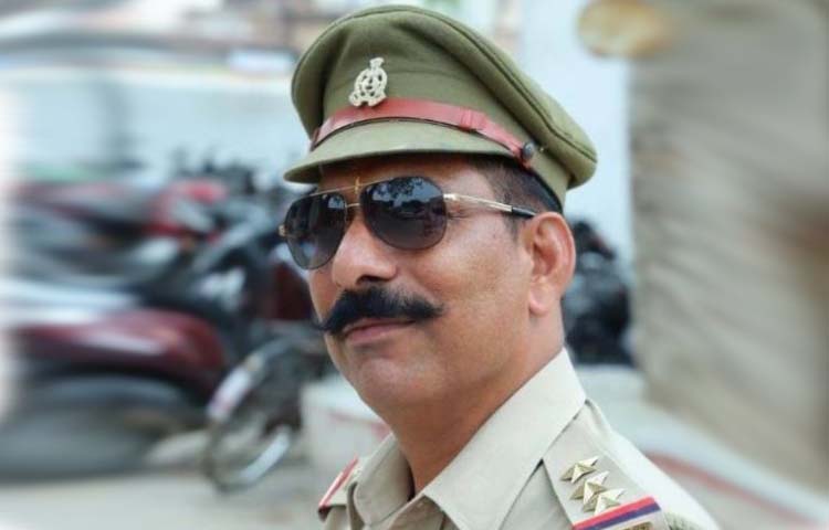 अख़लाक़ हत्याकांड में जांच अधिकारी थे शहीद इंस्पेक्टर