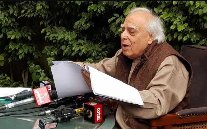 ईवीएम हैकिंग: बीजेपी के सवालो पर कांग्रेस का पलटवार, कहा ‘पूरा मामला बेहद गंभीर’