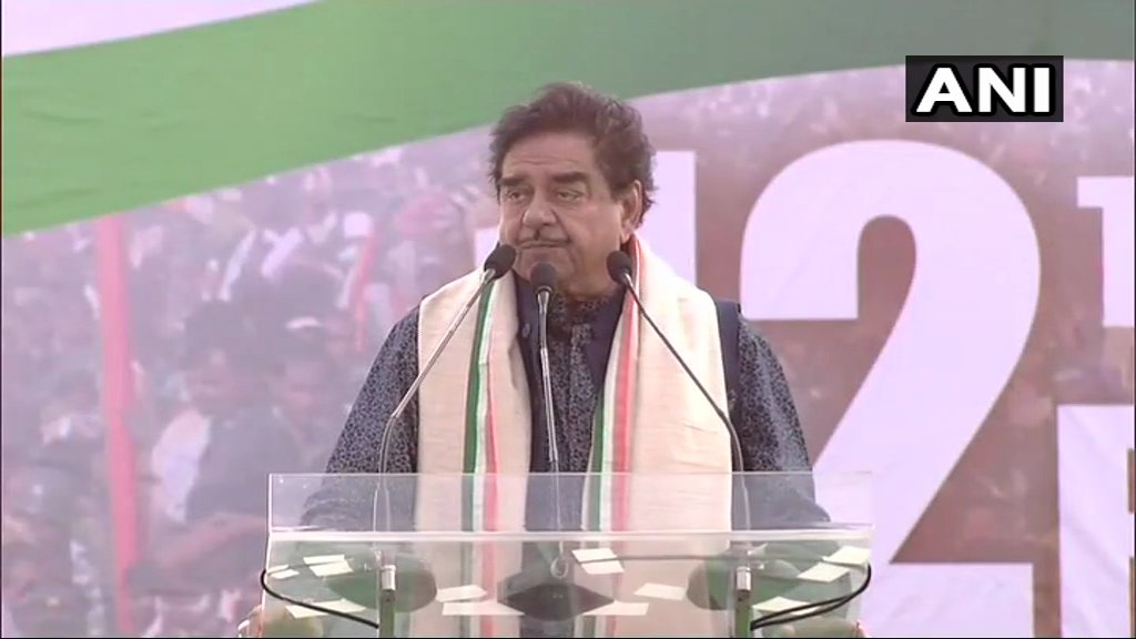 ममता की रैली में बोले शत्रु ‘जबाव दो नहीं तो जनता कहेगी चौकीदार चोर है’