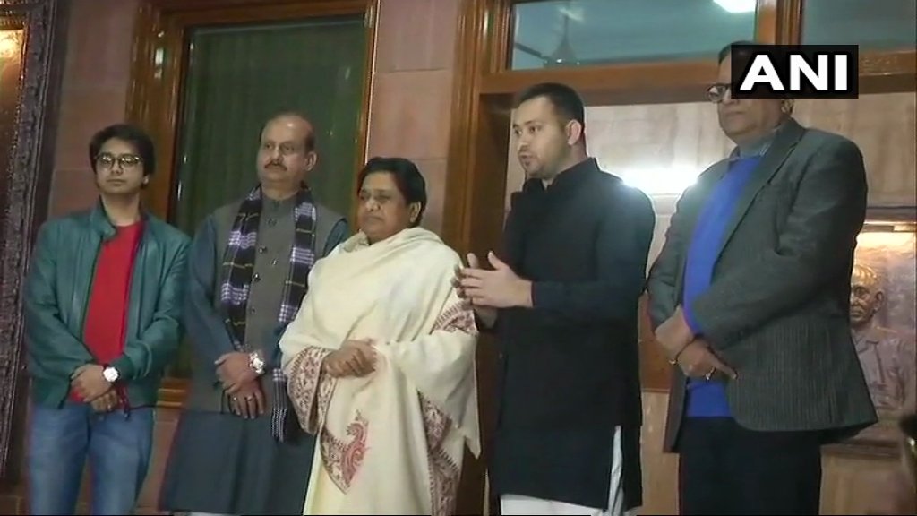 मायावती से मिले तेजस्वी, अखिलेश से शाम को होगी मुलाकात