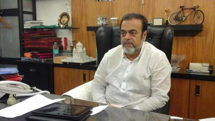 इलाज के नाम पर सिर्फ मुसलमानो की कटवाई जाती है दाढ़ी: आज़मी