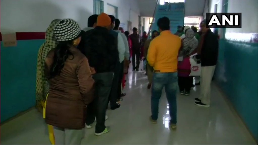 तीन विधानसभाओ के उपचुनाव के लिए मतदान जारी : जींद में बीजेपी की प्रतिष्ठा दांव पर