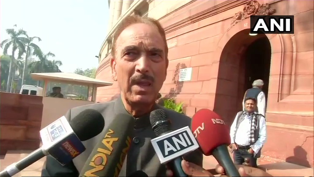 सीबीआई प्रकरण पर संसद में हंगामा, कार्यवाही स्थगित
