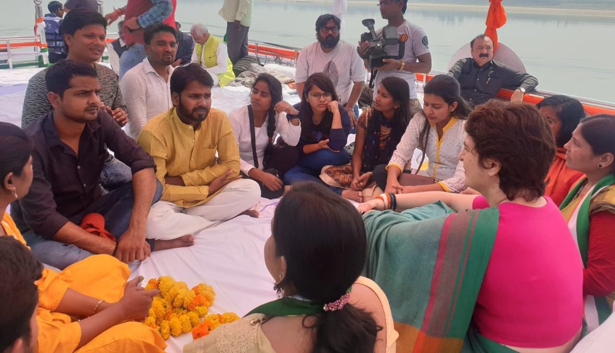 बेरोज़गारी से ध्यान हटाने के लिए फ़िज़ूल के मुद्दों में उलझाना चाहती है मोदी सरकार: प्रियंका