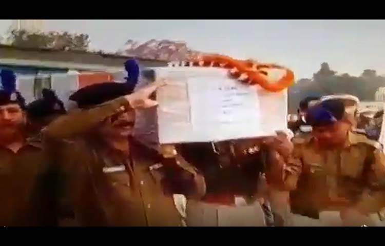 पीएम मोदी सहित एनडीए नेता थे पटना में मौजूद लेकिन शहीद को श्रद्धांजलि देने नहीं पहुंचा कोई