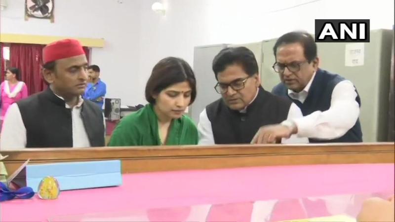 डिम्पल यादव ने कन्नौज से दाखिल किया नामांकन