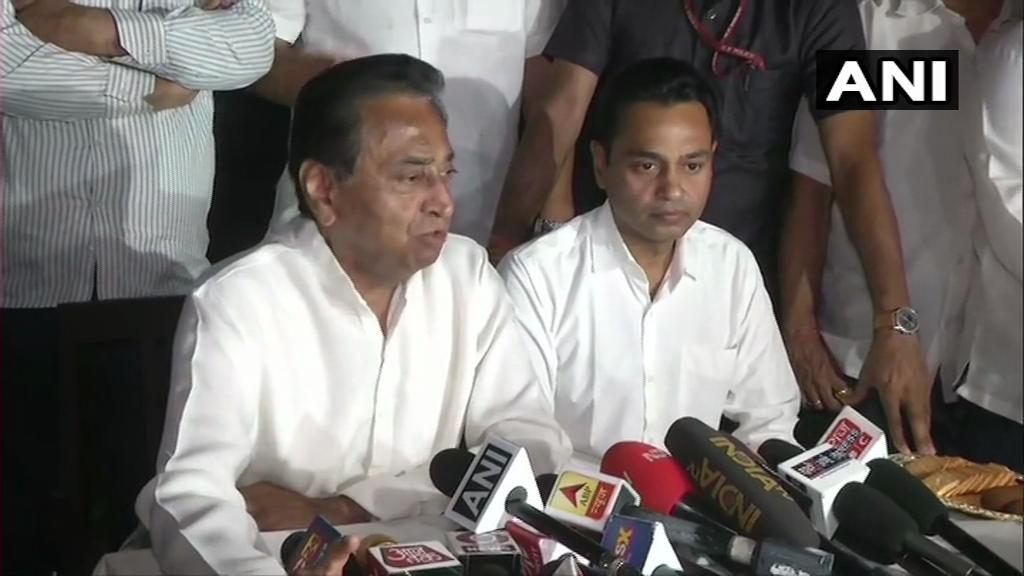 कमलनाथ का पीएम मोदी से सवाल: हवाई यात्राओं का खर्चा कहाँ से हो रहा है ?