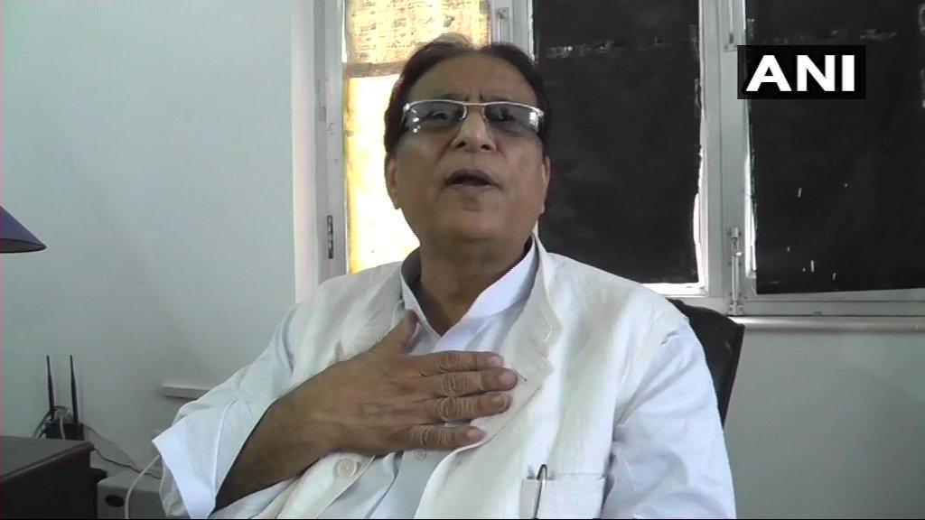 सपा नेता आज़म खान पर चुनाव आयोग ने फिर लगाई पाबंदी