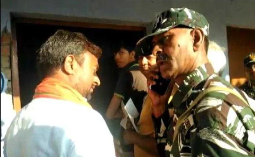 Live: दूसरे चरण के लिए मतदान जारी, बुलंदशहर में बीजेपी उम्मीदवार नज़रबंद