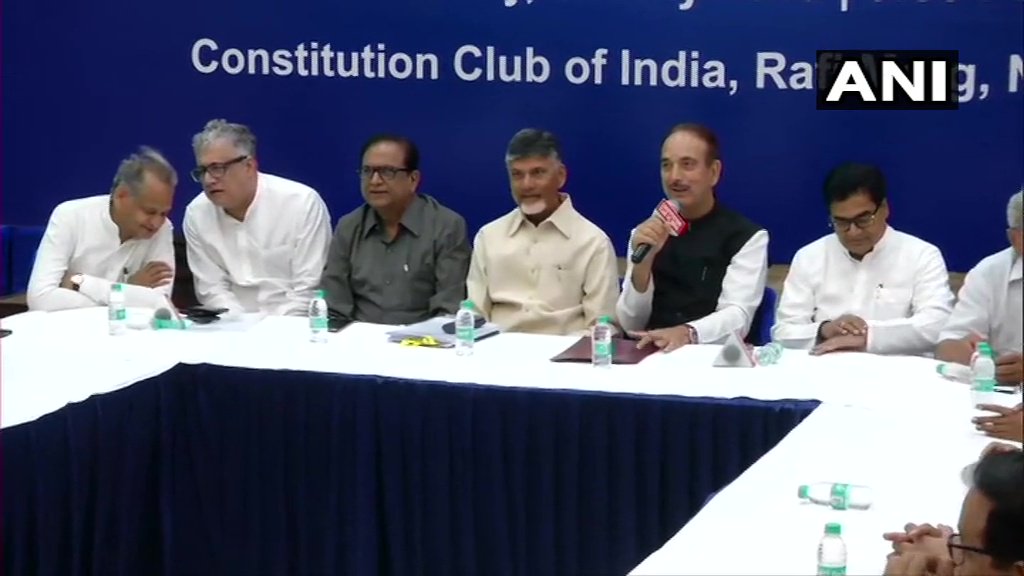 चुनाव परिणाम से पहले ईवीएम मामले में 22 पार्टियों के नेता पहुंचे चुनाव आयोग
