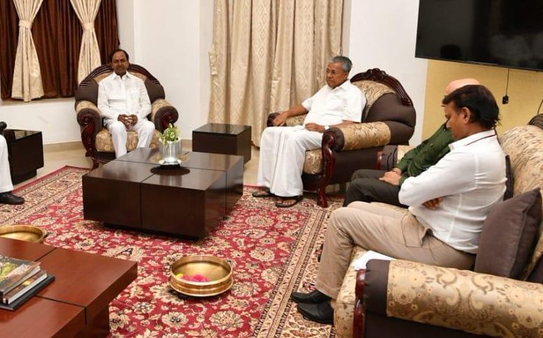 समर्थन की आस लगाए बैठी बीजेपी को झटका, टीआरएस ने दिए थर्ड फ्रंट के साथ जाने के संकेत