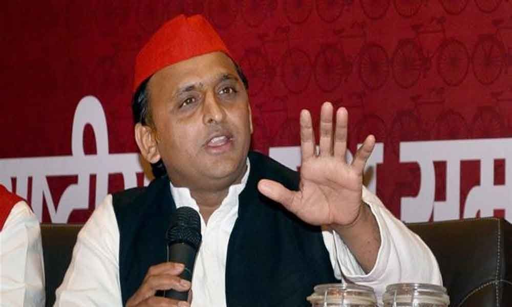 पीएम की रेस में नहीं हैं मुलायम, गठबंधन देगा नया पीएम: अखिलेश