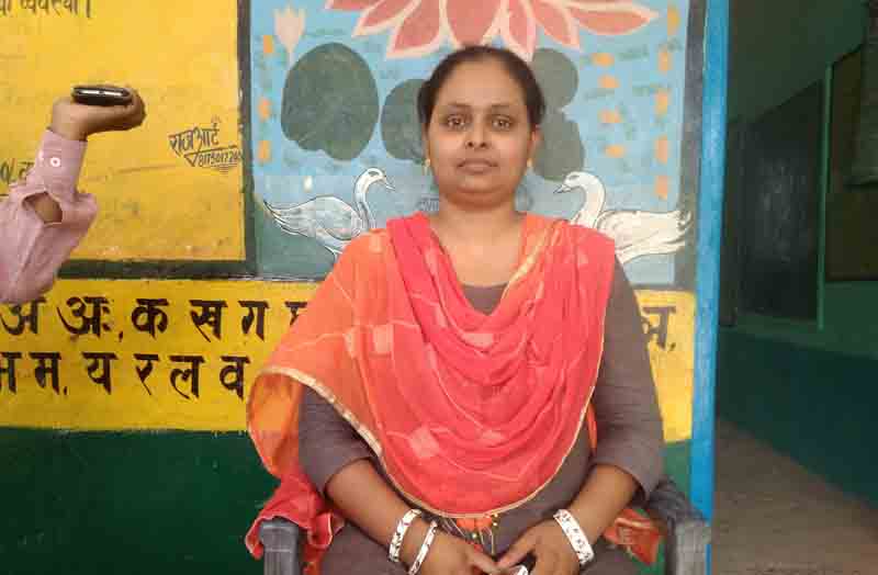 शबीना की दास्ताँ: “हम शिक्षा और संस्कारों के चौकीदार, हम पर ही है आर्थिक तंगी की मार”