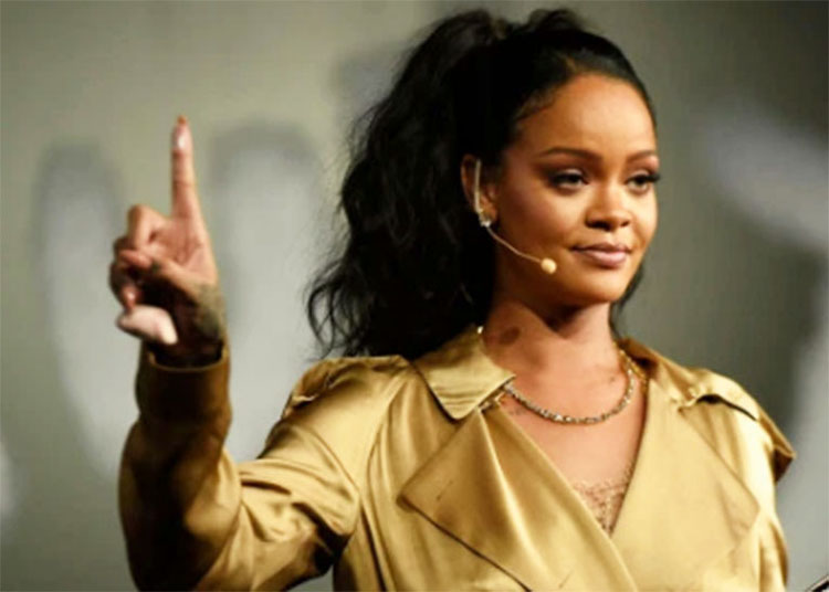 सबको पीछे छोड़ रिहाना बनी दुनिया की सबसे अमीर महिला म्यूजिशियन